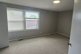 1688 Queensbury Cir, Hoffman Estates, IL 60169 - Photo 13