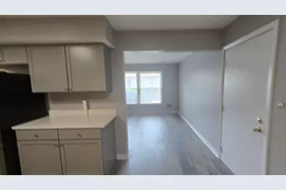 1688 Queensbury Circle #0, Hoffman Estates, IL 60169 - Photo 7
