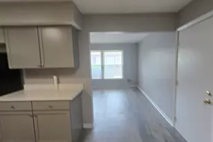 1688 Queensbury Cir, Hoffman Estates, IL 60169 - Photo 7