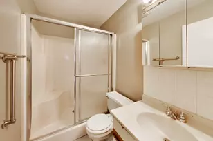 4404 W Shamrock Ln, McHenry, IL 60050 - Photo 15