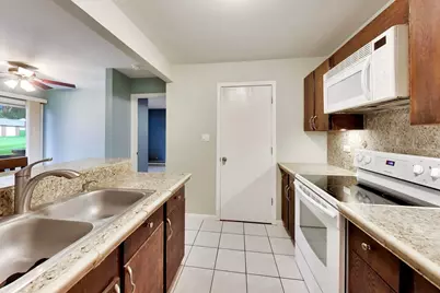 4404 W Shamrock Lane #1A, McHenry, IL 60050 - Photo 9