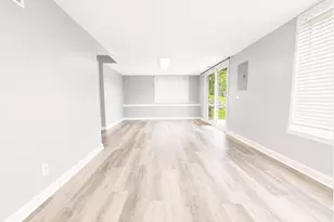 130 Park Ridge Ct, Aurora, IL 60504 - Photo 9