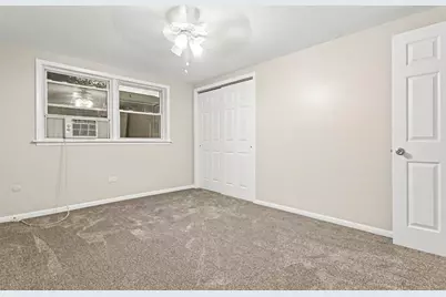16W719 56th Place #1, Clarendon Hills, IL 60514 - Photo 13
