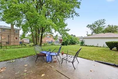 16W719 56th Place #1, Clarendon Hills, IL 60514 - Photo 15