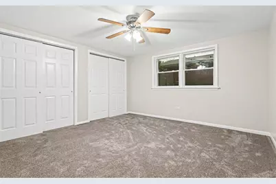 16W719 56th Place #1, Clarendon Hills, IL 60514 - Photo 9