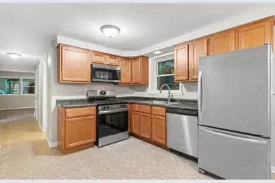 16W719 56th Place #1, Clarendon Hills, IL 60514 - Photo 7