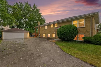 16W719 56th Place #1, Clarendon Hills, IL 60514 - Photo 1