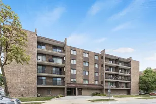 828 Graceland Ave, Des Plaines, IL 60016 - Photo 1
