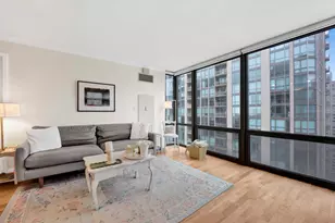 2 E Erie St, Chicago, IL 60611 - Photo 9