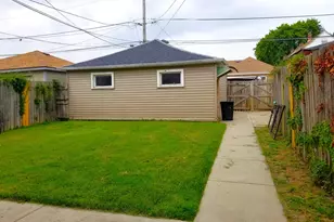 3028 W 53rd Pl, Chicago, IL 60632 - Photo 5