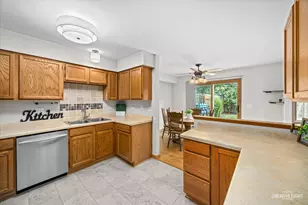 1436 Exeter Ln, South Elgin, IL 60177 - Photo 7