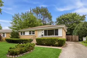 531 Cambridge Rd, Des Plaines, IL 60016 - Photo 1