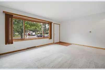531 Cambridge Road, Des Plaines, IL 60016 - Photo 7