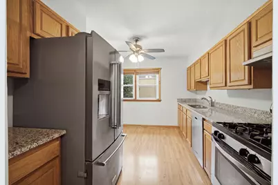 531 Cambridge Road, Des Plaines, IL 60016 - Photo 11