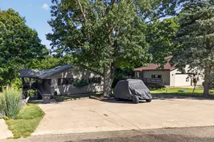 195 Breezy Point Ct, Varna, IL 61375 - Photo 51