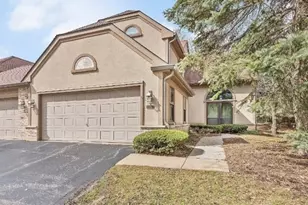 32 Ascot Cir, Schaumburg, IL 60194 - Photo 1