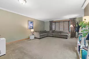 705 Tana Ln, Joliet, IL 60435 - Photo 7