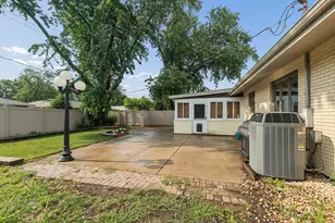 705 Tana Ln, Joliet, IL 60435 - Photo 33