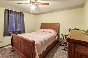 2081 N Broadway Ave, Salem, IL 62881 - Photo 23