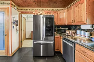 2081 N Broadway Ave, Salem, IL 62881 - Photo 15