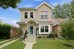 6305 N Kildare Ave, Chicago, IL 60646 - Photo 1