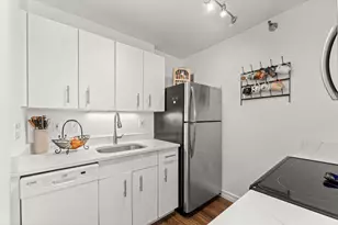 401 E Ontario St, Chicago, IL 60611 - Photo 5