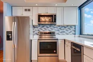 2020 N Lincoln Park, Chicago, IL 60614 - Photo 9