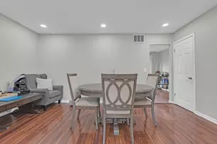 1916 Cheltenham Pl, Schaumburg, IL 60194 - Photo 5