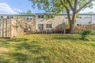 1916 Cheltenham Pl, Schaumburg, IL 60194 - Photo 19