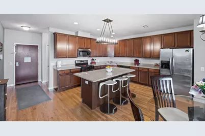 6436 Roosevelt Road #410, Oak Park, IL 60304 - Photo 3
