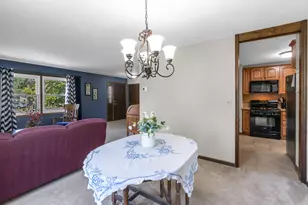 511 Heather Ln, Carol Stream, IL 60188 - Photo 9