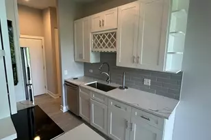 5700 Hillcrest Ln, Lisle, IL 60532 - Photo 7
