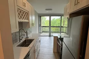 5700 Hillcrest Ln, Lisle, IL 60532 - Photo 5