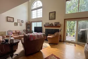 637 Ascot Ln, Streamwood, IL 60107 - Photo 3