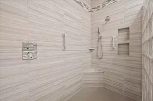 23 Heritage Dr, Highland Park, IL 60035 - Photo 13