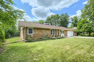 1701 Lynwood Ln, Crest Hill, IL 60403 - Photo 3