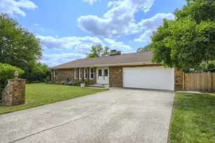 1701 Lynwood Ln, Crest Hill, IL 60403 - Photo 3
