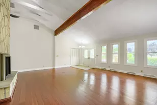 1701 Lynwood Ln, Crest Hill, IL 60403 - Photo 5