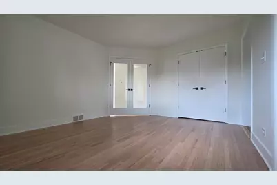 8867 Mobile Avenue, Oak Lawn, IL 60453 - Photo 11