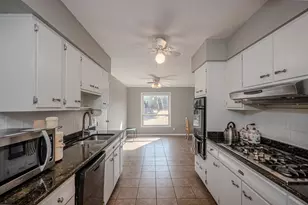 2S164 Beaumont Ln, Lombard, IL 60148 - Photo 9