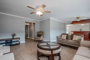 2S164 Beaumont Ln, Lombard, IL 60148 - Photo 5
