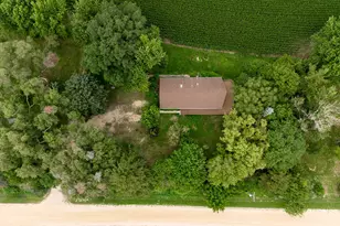 7772 E Kelly Rd, Ridott, IL 61067 - Photo 9