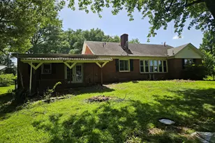 2415 College Dr, Mount Carroll, IL 62863 - Photo 5