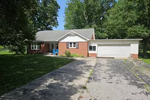 2415 College Dr, Mount Carroll, IL 62863 - Photo 1