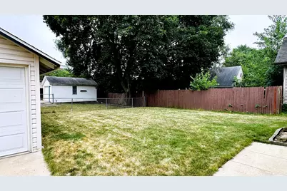 1621 Latham Street, Rockford, IL 61103 - Photo 9