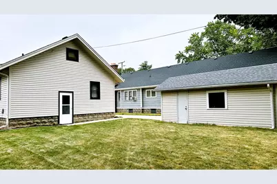 1621 Latham Street, Rockford, IL 61103 - Photo 7