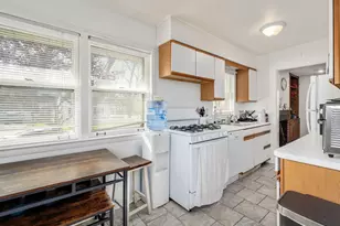 405 Greenfield Ave, Glen Ellyn, IL 60137 - Photo 9