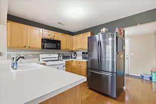 881 Serendipity Dr, Aurora, IL 60504 - Photo 11