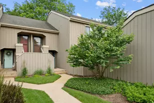 1285 Oak Hill Rd, Lake Barrington, IL 60010 - Photo 9