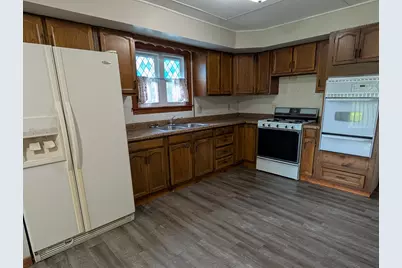 1453 S Float Avenue, Freeport, IL 61032 - Photo 11